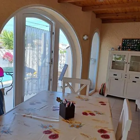Jolie Maison Avec Sa Piscine Privee Wifi Villa Empuriabrava