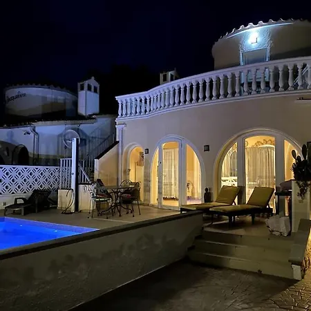 Jolie Maison Avec Sa Piscine Privee Wifi Villa Empuriabrava