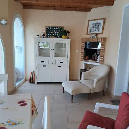 Villa Jolie Maison Avec Sa Piscine Privee Wifi Empuriabrava