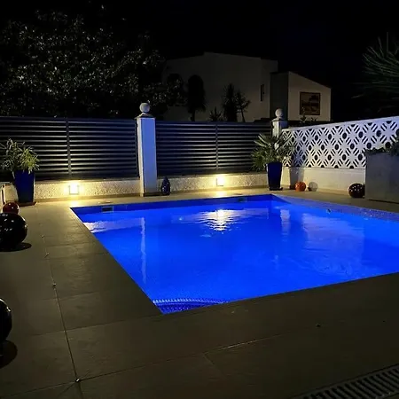 Jolie Maison Avec Sa Piscine Privee Wifi Empuriabrava